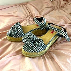 Union Bay Women’s Black and White Gingham Sandals